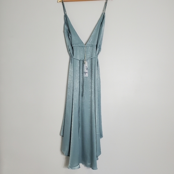 Show ME YOUR MUMU MEGHAN WRAP DRESS IN SILVER SAGE SHEEN  NEW WITH TAGS - Picture 8 of 14
